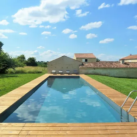 Дом отдыха Charmante Maison Xviiieme Renovee Avec Piscine Et Terrasse, Proche Riviere Et Pistes Cyclables - Fr-1-426-99