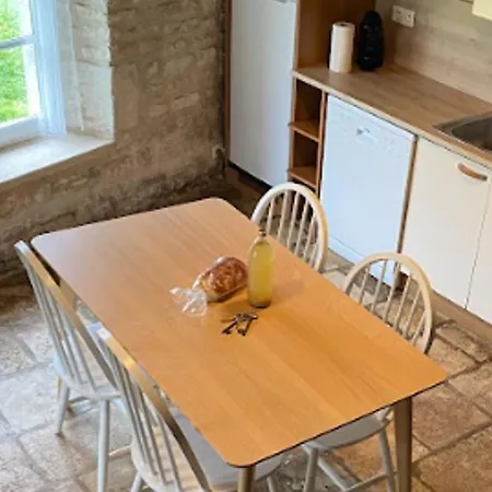 Charmante Maison Xviiieme Renovee Avec Piscine Et Terrasse, Proche Riviere Et Pistes Cyclables - Fr-1-426-99 * Fontenay-le-Comte