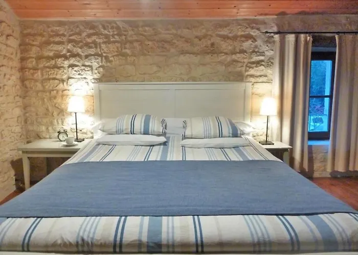 Charmante Maison Xviiième Rénovée Avec Piscine Et Terrasse, Proche Rivière Et Pistes Cyclables - Fr-1-426-99 * Fontenay-le-Comte