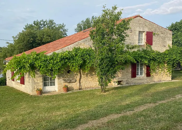 Сasa de vacaciones Charmante Maison Xviiième Rénovée Avec Piscine Et Terrasse, Proche Rivière Et Pistes Cyclables - Fr-1-426-99