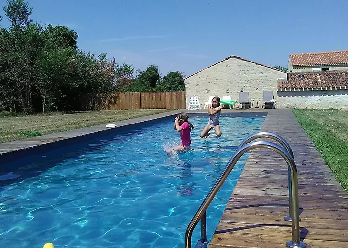 Сasa de vacaciones Charmante Maison Xviiième Rénovée Avec Piscine Et Terrasse, Proche Rivière Et Pistes Cyclables - Fr-1-426-99 *