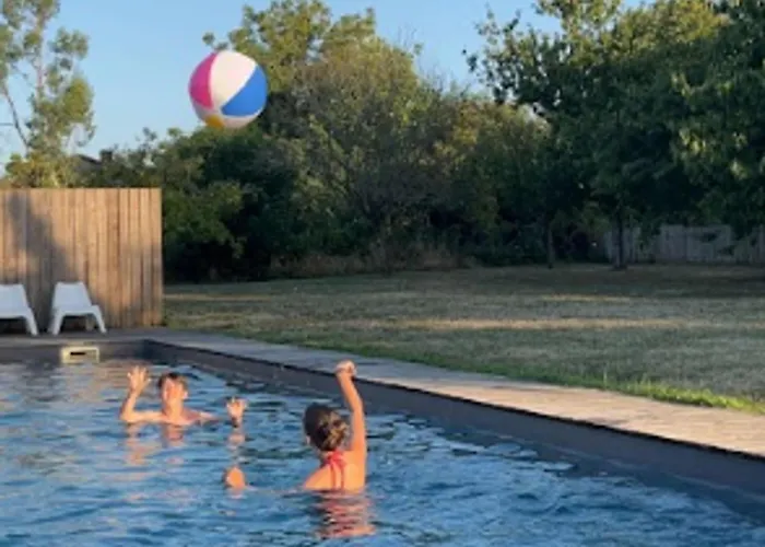 Charmante Maison Xviiième Rénovée Avec Piscine Et Terrasse, Proche Rivière Et Pistes Cyclables - Fr-1-426-99