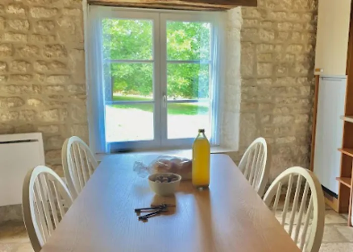 Сasa de vacaciones Charmante Maison Xviiième Rénovée Avec Piscine Et Terrasse, Proche Rivière Et Pistes Cyclables - Fr-1-426-99 Fontenay-le-Comte